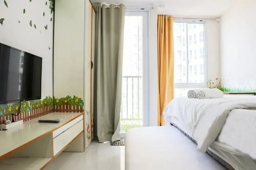 Homey and Good Price Studio at Tokyo Riverside PIK 2 Apartment By Travelio