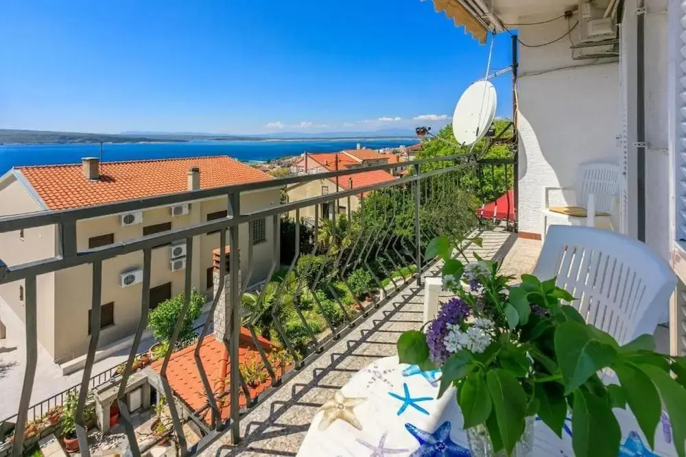 Apartment Mira
