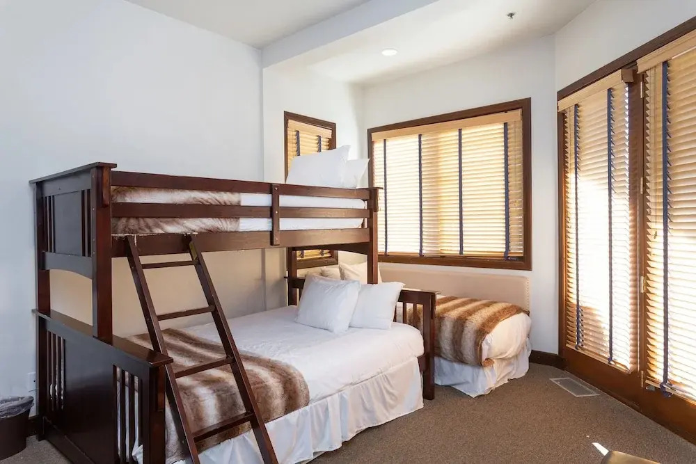 Trail's End Lodge at Deer Valley Resort - Two Bedroom Residence with Spa #402 2 Condo