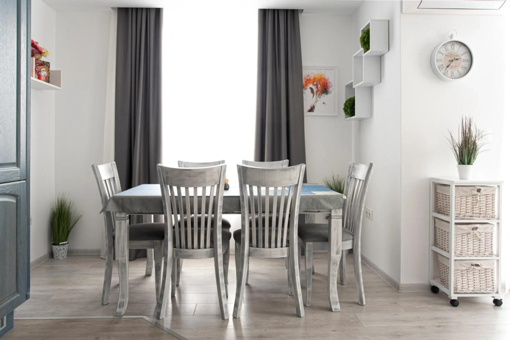 Sunny & Stylish Brand new 2bdr Apartment + Parking