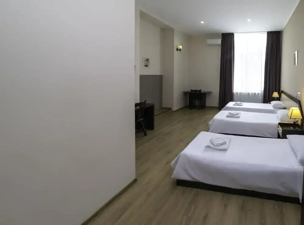 Backstreet Hotel