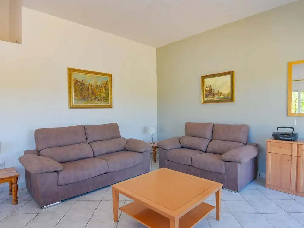Magnificent 5 Person Villa with Swimming Pool near Caspe