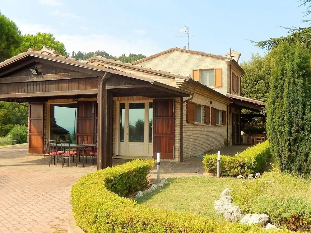 Villa Strada Comunale di Monte Giove