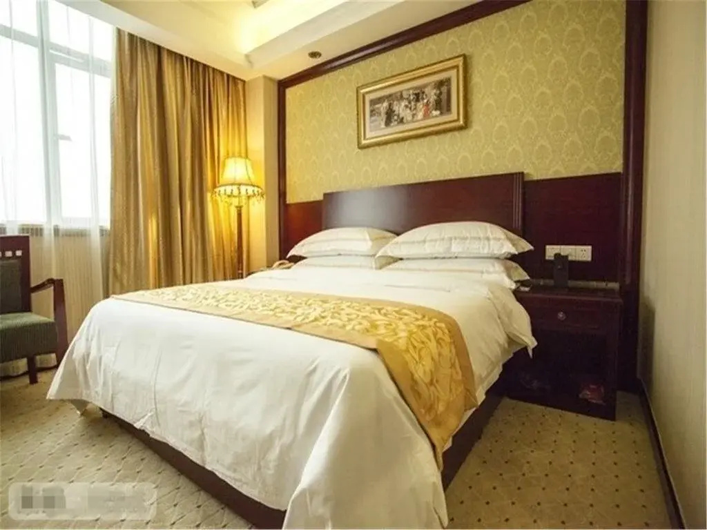 Vienna Hotel Longchuan