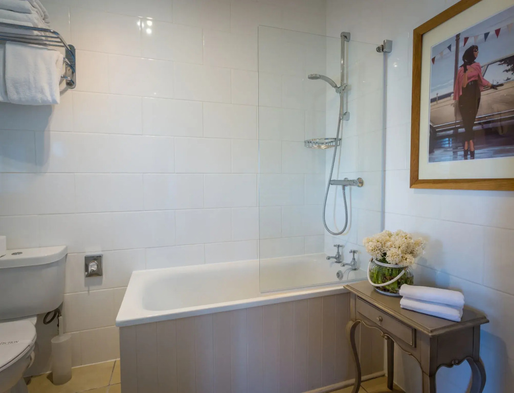 Roslin Beach Hotel