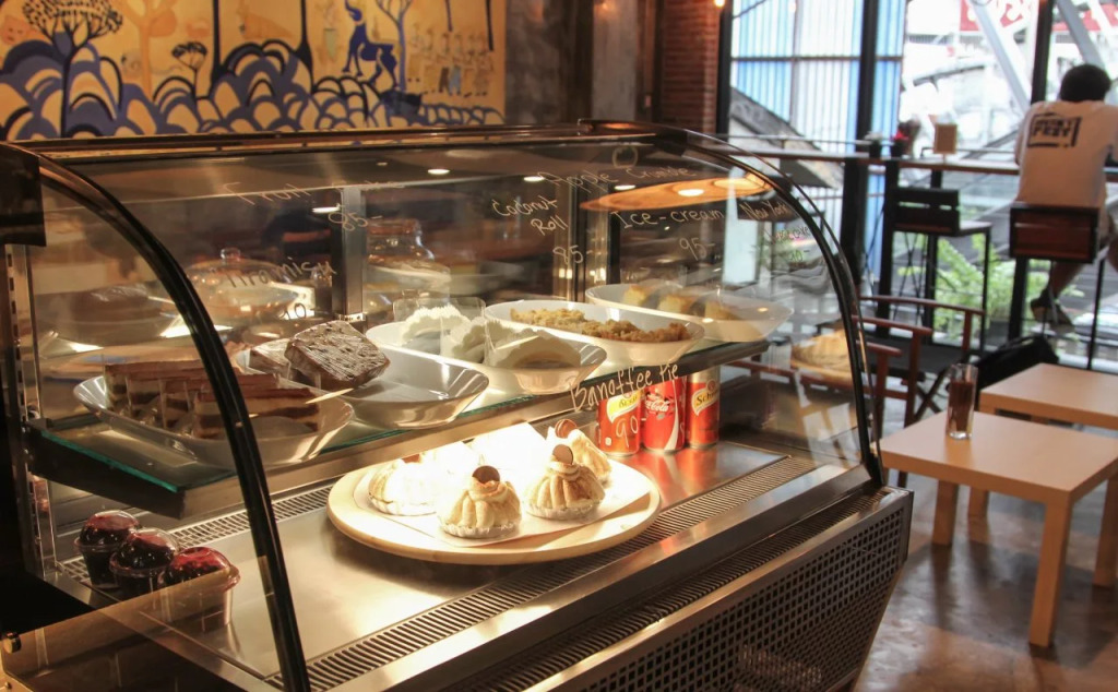 ThongLor Travellers Hostel and Cafe