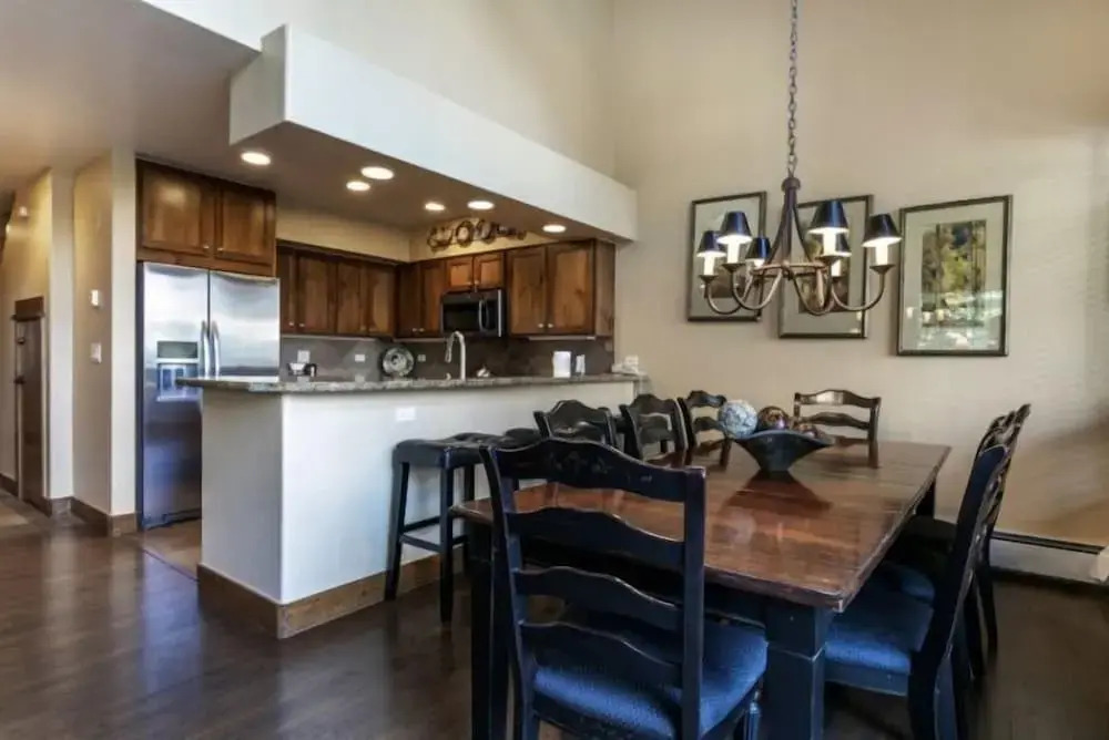 3 Bedroom In Lionshead Village At The Antlers