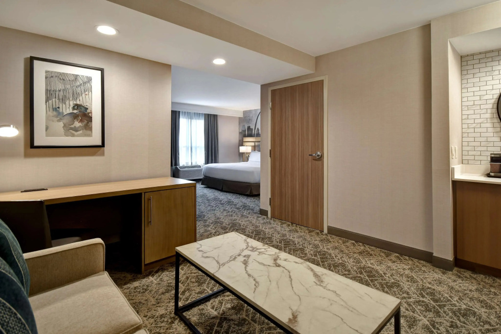DoubleTree by Hilton St. Louis Airport, MO