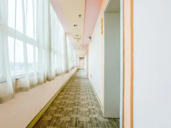 Ginza Jingsu Hotel (Jinan Changqing Jing Shi Xi Road University Road Bus Station)