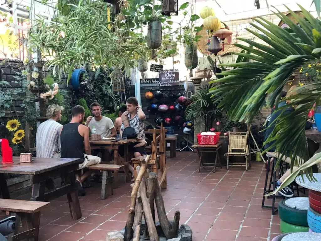 Redhouse Backpacker Hostel