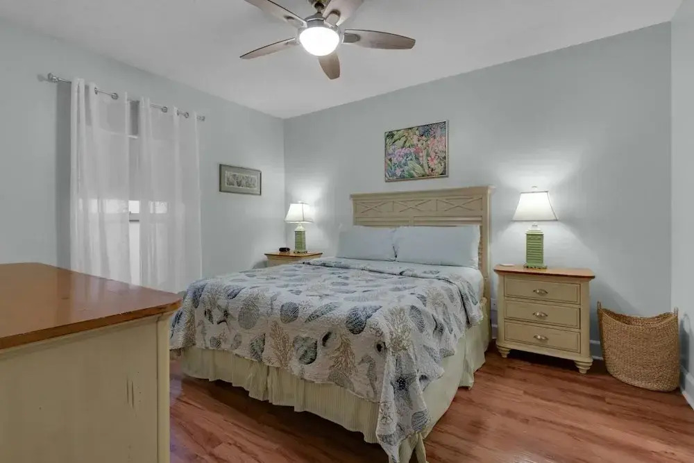 Twin Palms 1103