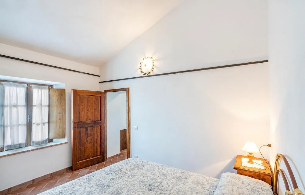 Stunning Apartment in Radicondoli With Outdoor Swimming Pool, Wifi and 2 Bedrooms