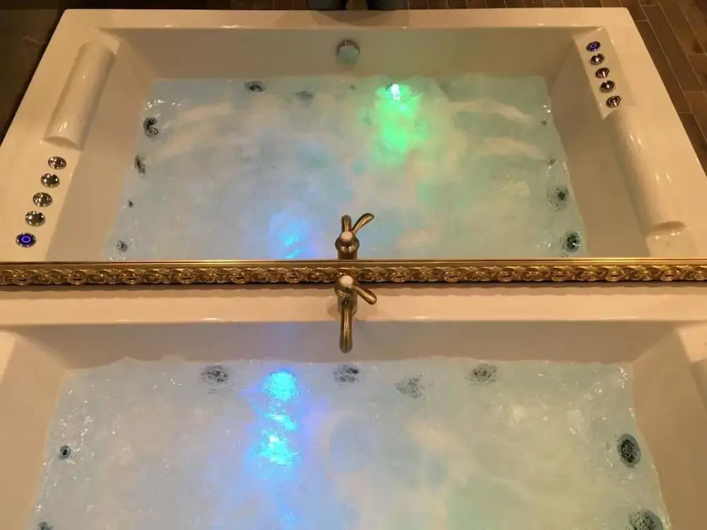 Central Business Suites with Hot Jacuzzi