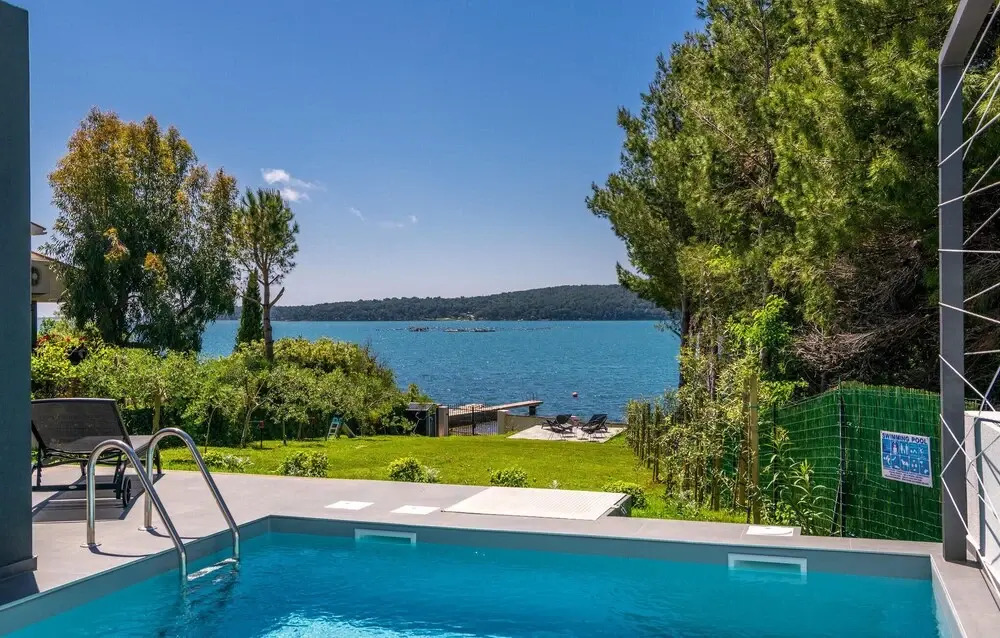 Awesome Home In Medulin