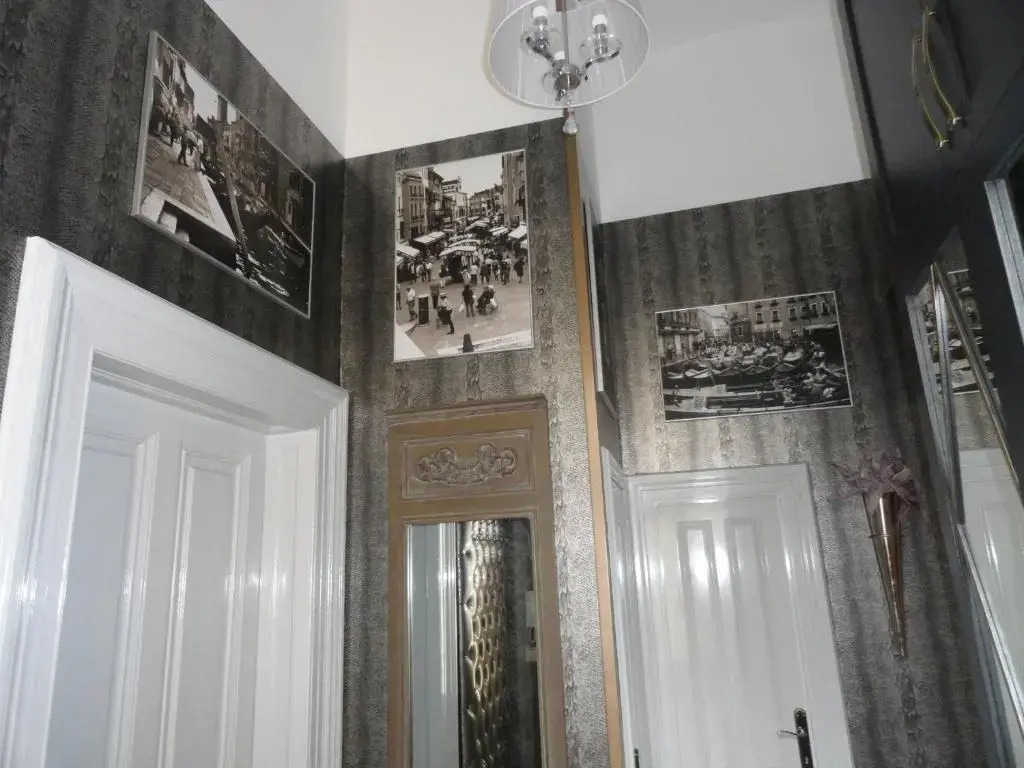 Boudoir Budapest Apartment