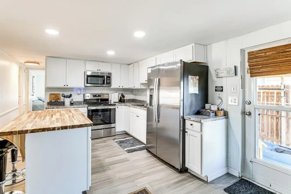 2 Mi to Beach! Canal-front Escape in Crystal River