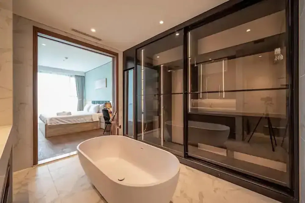 Bluesky Metropole Galleria Luxury
