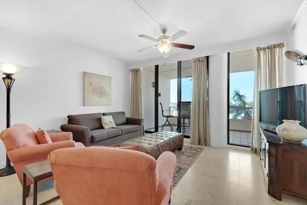 East Pass 208