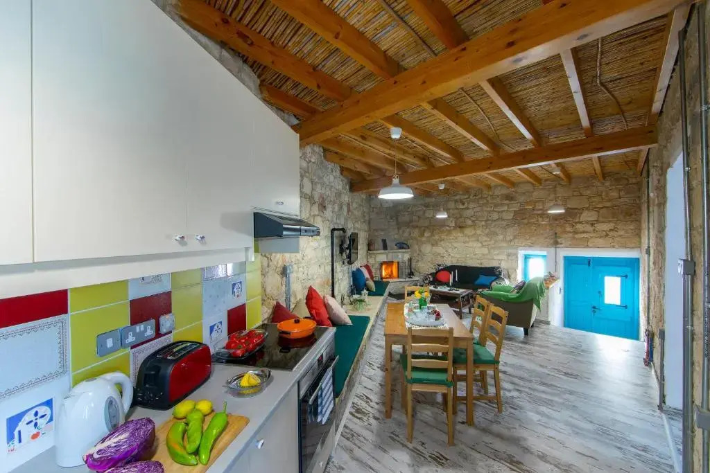 Akamantida Platia