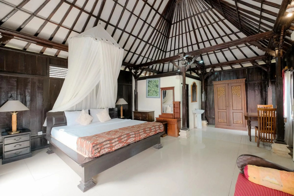 Resto Apung and Bungalow Kedisan Batur Lake View RedPartner