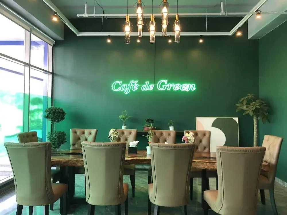 The Clover Hotel Angeles City Managed by Cocotel