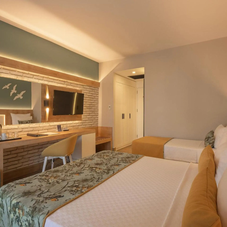 Отель Sailors Beach Club