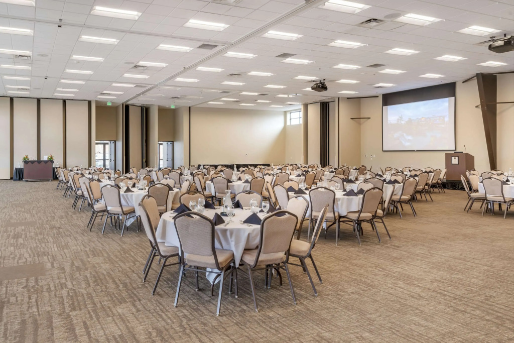 Best Western Premier Boulder Falls Inn