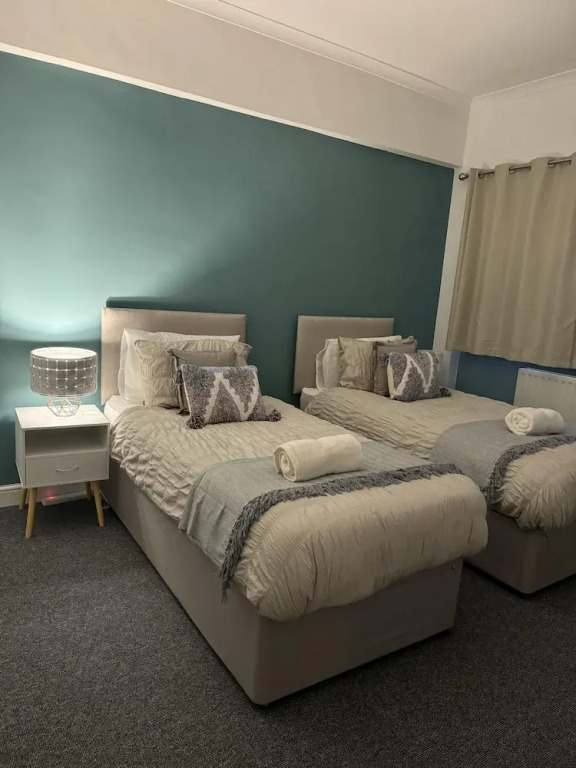 Stunning 2-bed Apartment in Twickenham