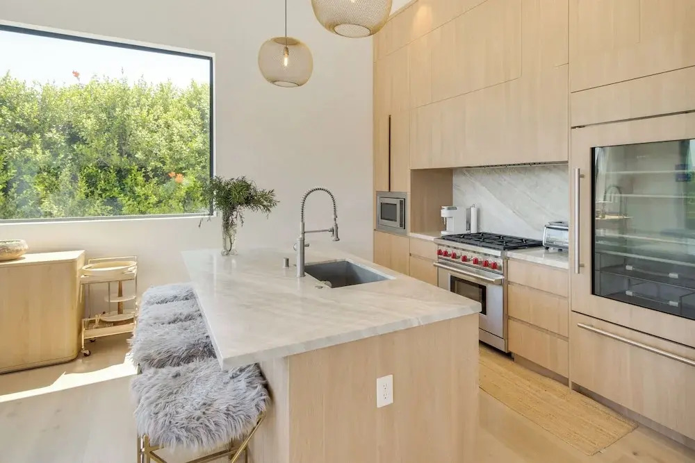 1 Mi to Point Dume: Mtn-view Escape w/ Patio!