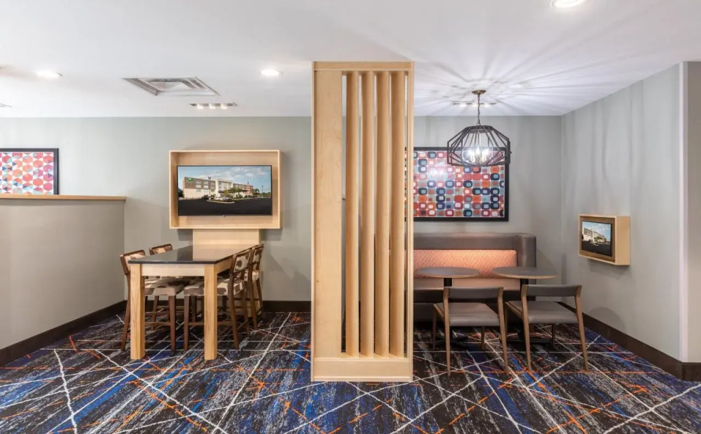 Holiday Inn Express & Suites Greenville S - Piedmont by IHG