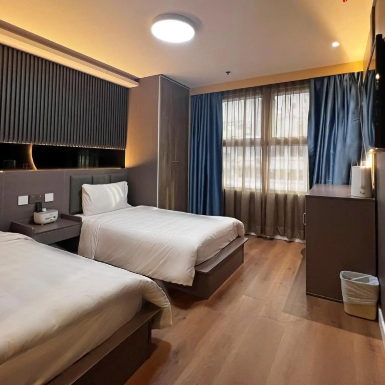 Hennessy Hotel