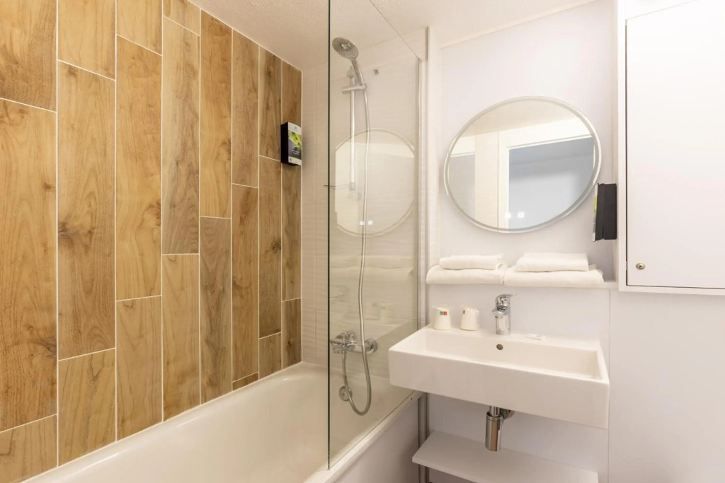 Sure Hotel by Best Western Plaisir