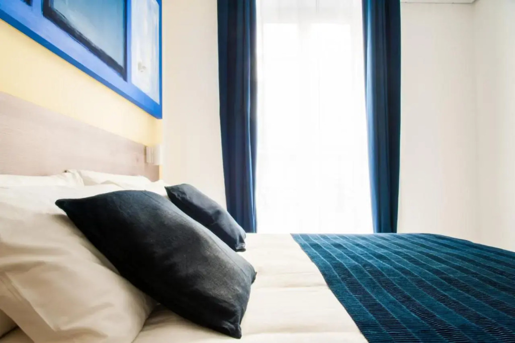 Demi Rooms