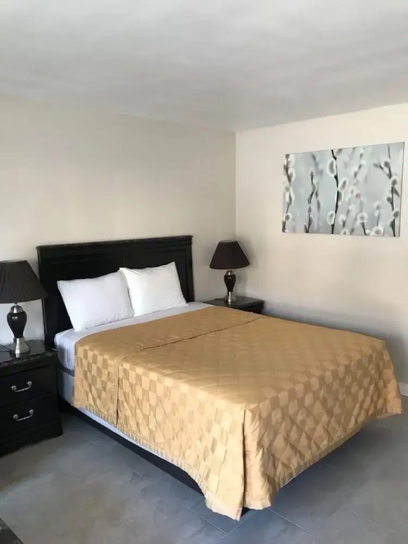 Akua Inn & Suites - Anaheim - Fullerton