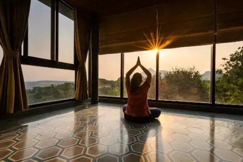 SaffronStays Falcon Hill, Lonavala - luxury villa with infinity pool near Lions Point