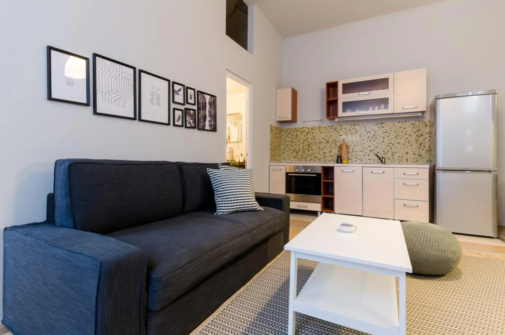 I30 Studio Apartment In Central Location.
