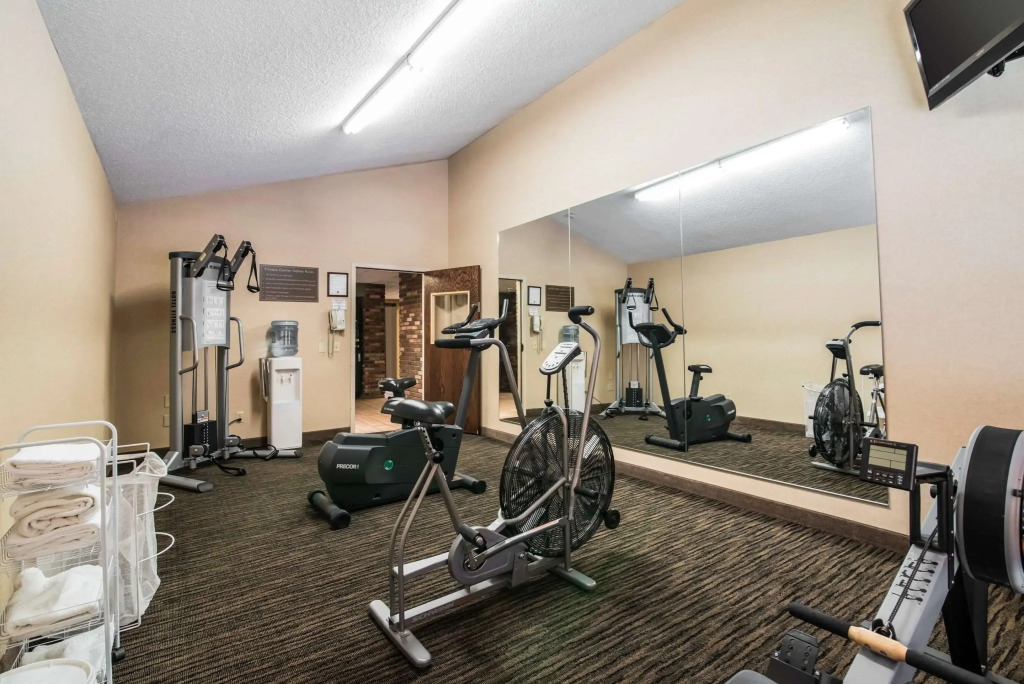 Clarion Inn & Suites Cortland - University Area