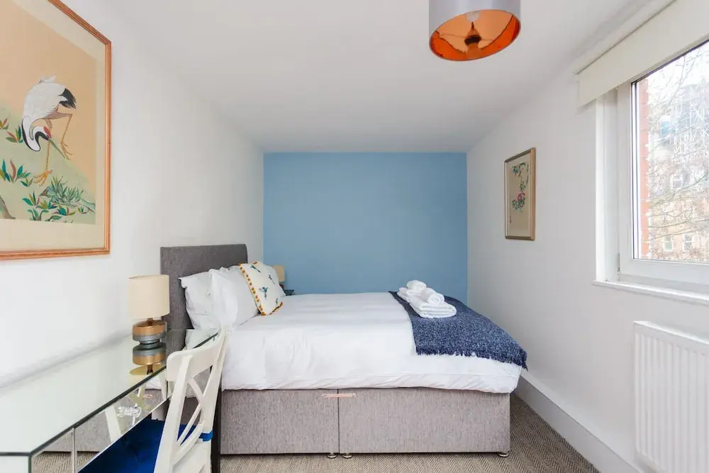 Spacious Central 3 Bedroom Apartment in Old Street