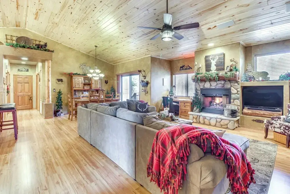 Outdoor Oasis: Family-friendly Cabin in Show Low!