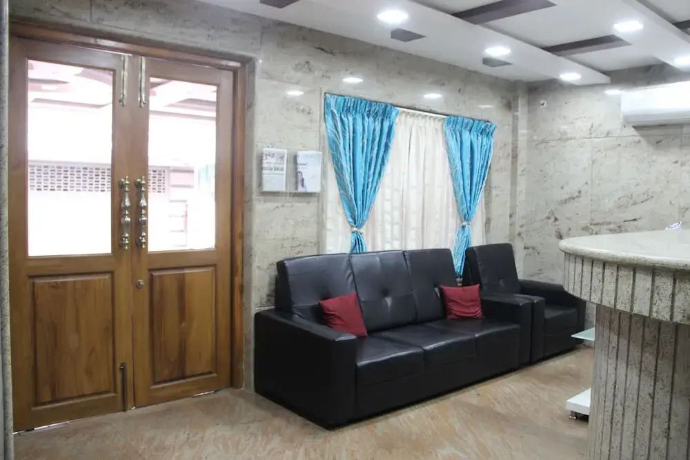 OYO 4593 The Park Royal
