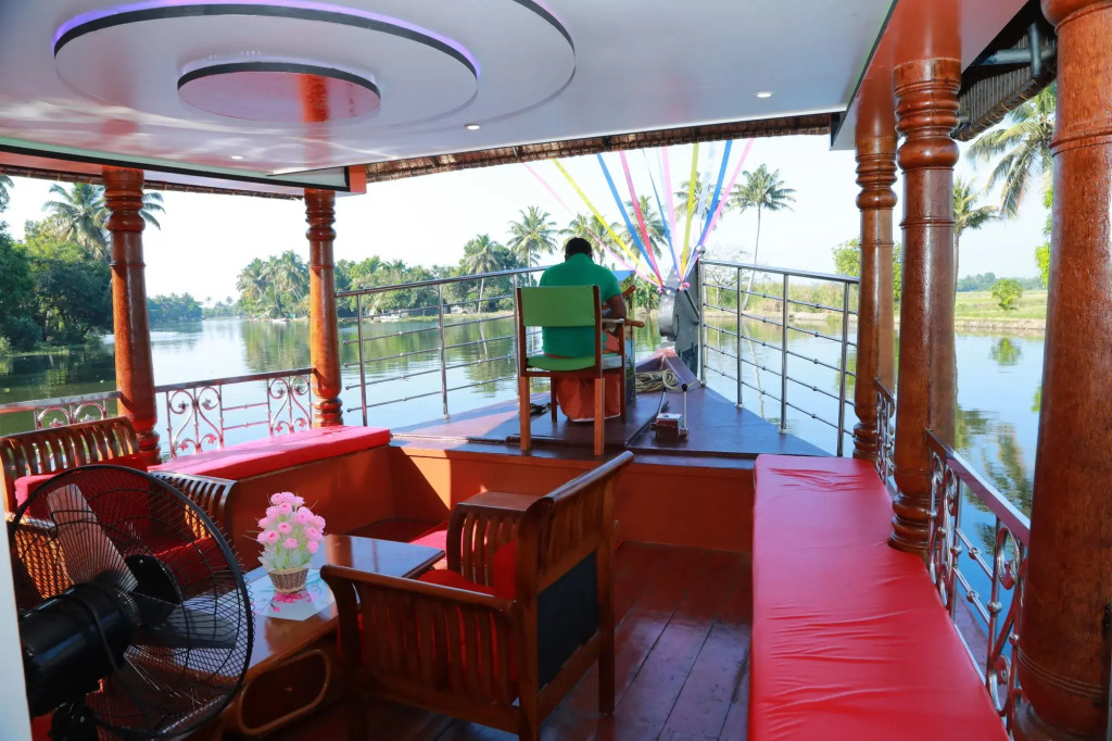 Beach Paradise Day Cruise Houseboat