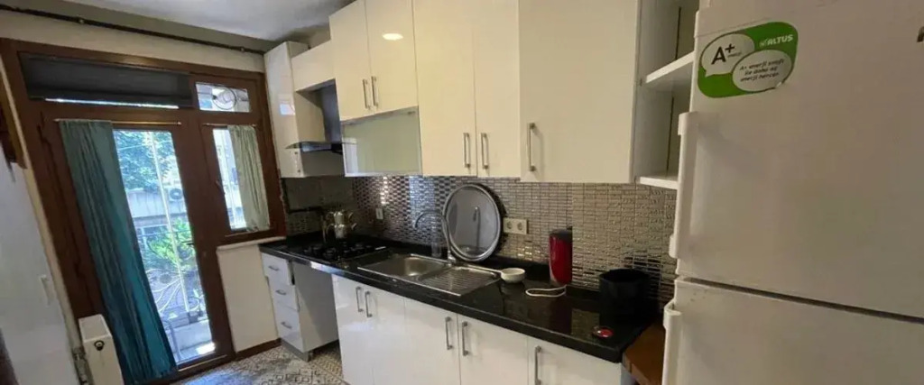Mutlu Flat