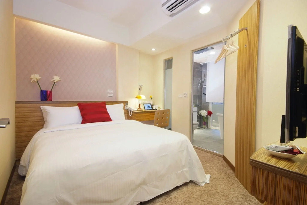 Golden Hotel