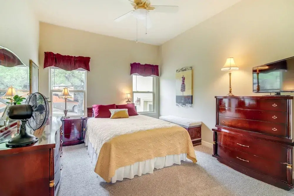 Luxe Lake Travis Vacation Rental w/ Heated Pool