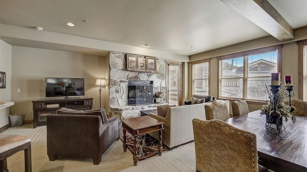 Mont Cervin #21 by Avantstay Luxury Ski in Ski out Home in Park City!