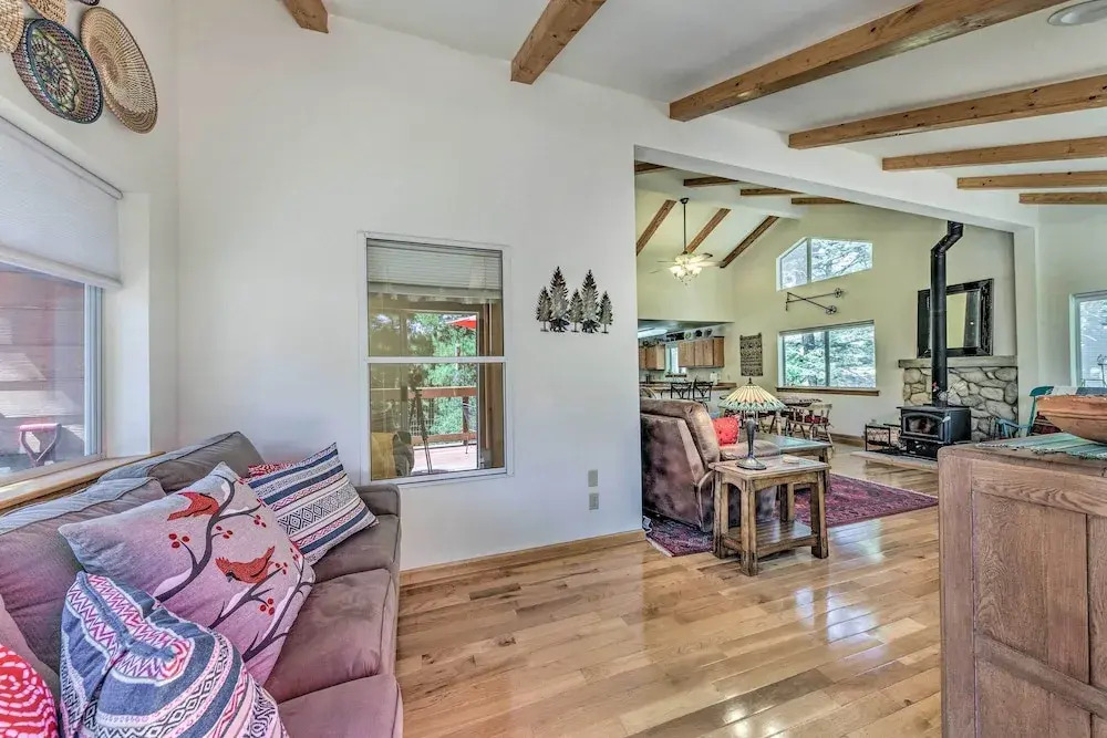 Cloudcroft Cabin w/ Deck < 2 Mi to Downtown!