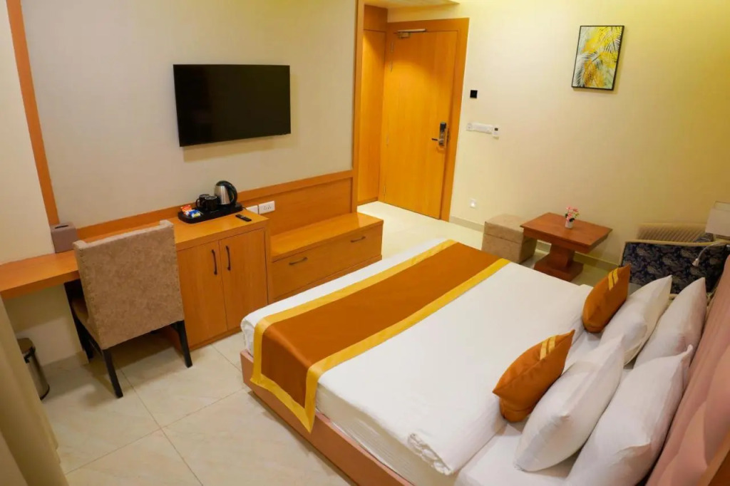 Hotel Cheer Royale