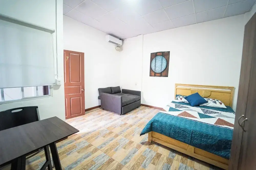 503 Casa Hostal