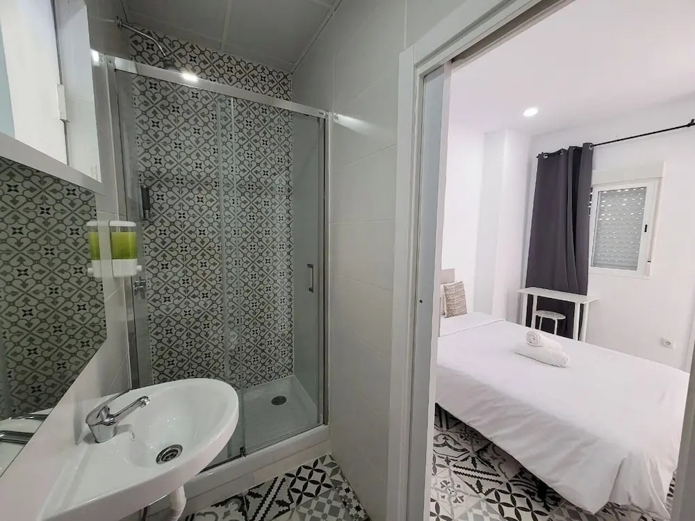 AYZ Silvela - Auto check-in property