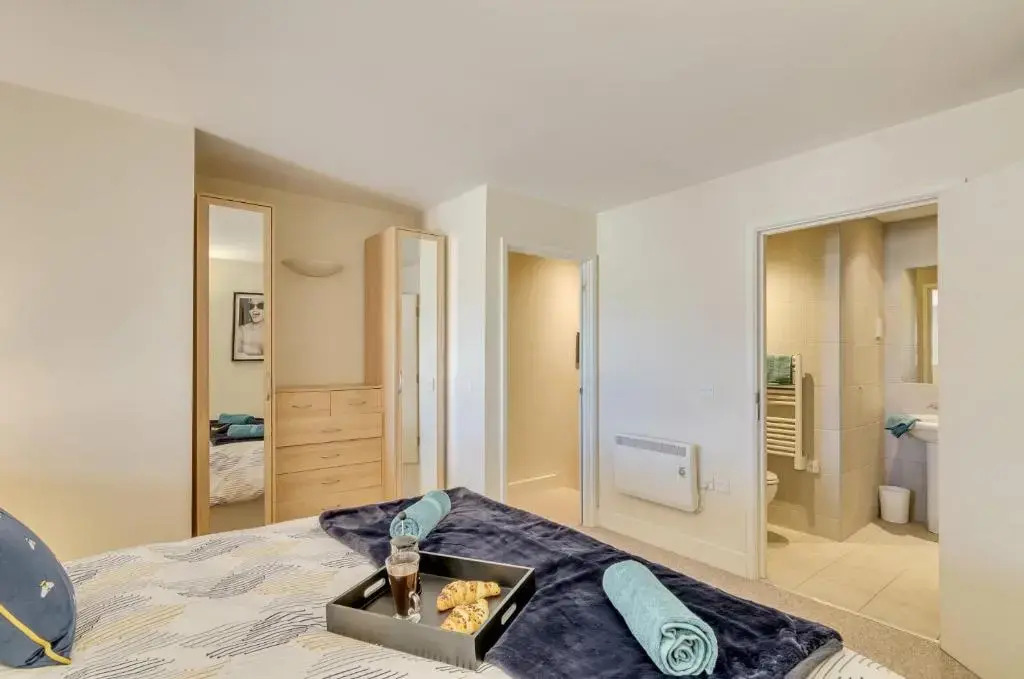 King St 1 bed apartment